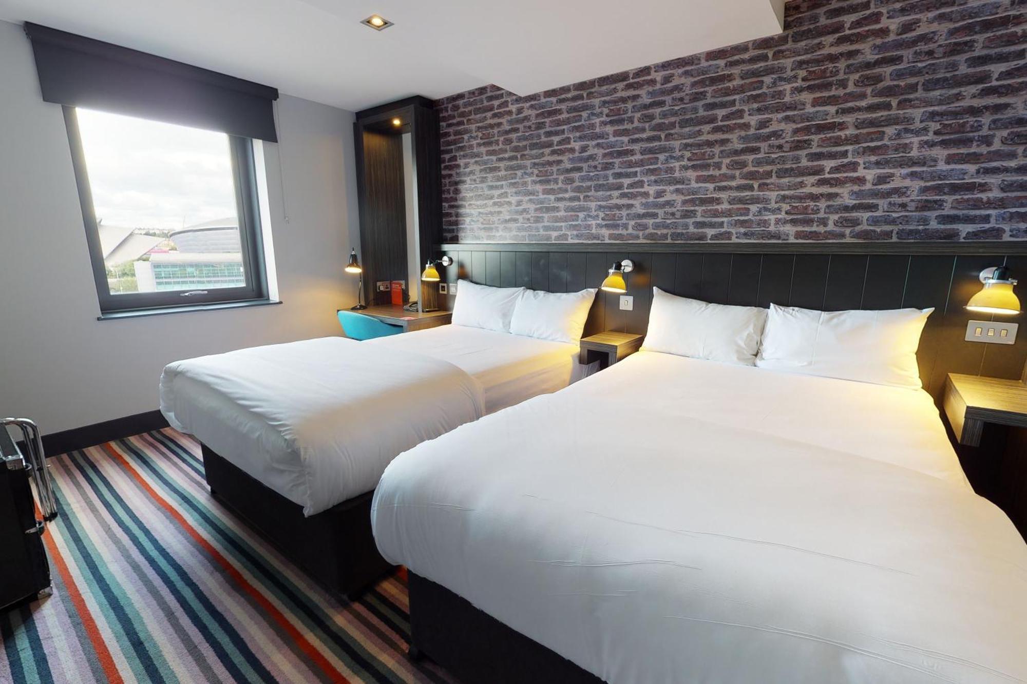 Village Hotel Glasgow Extérieur photo
