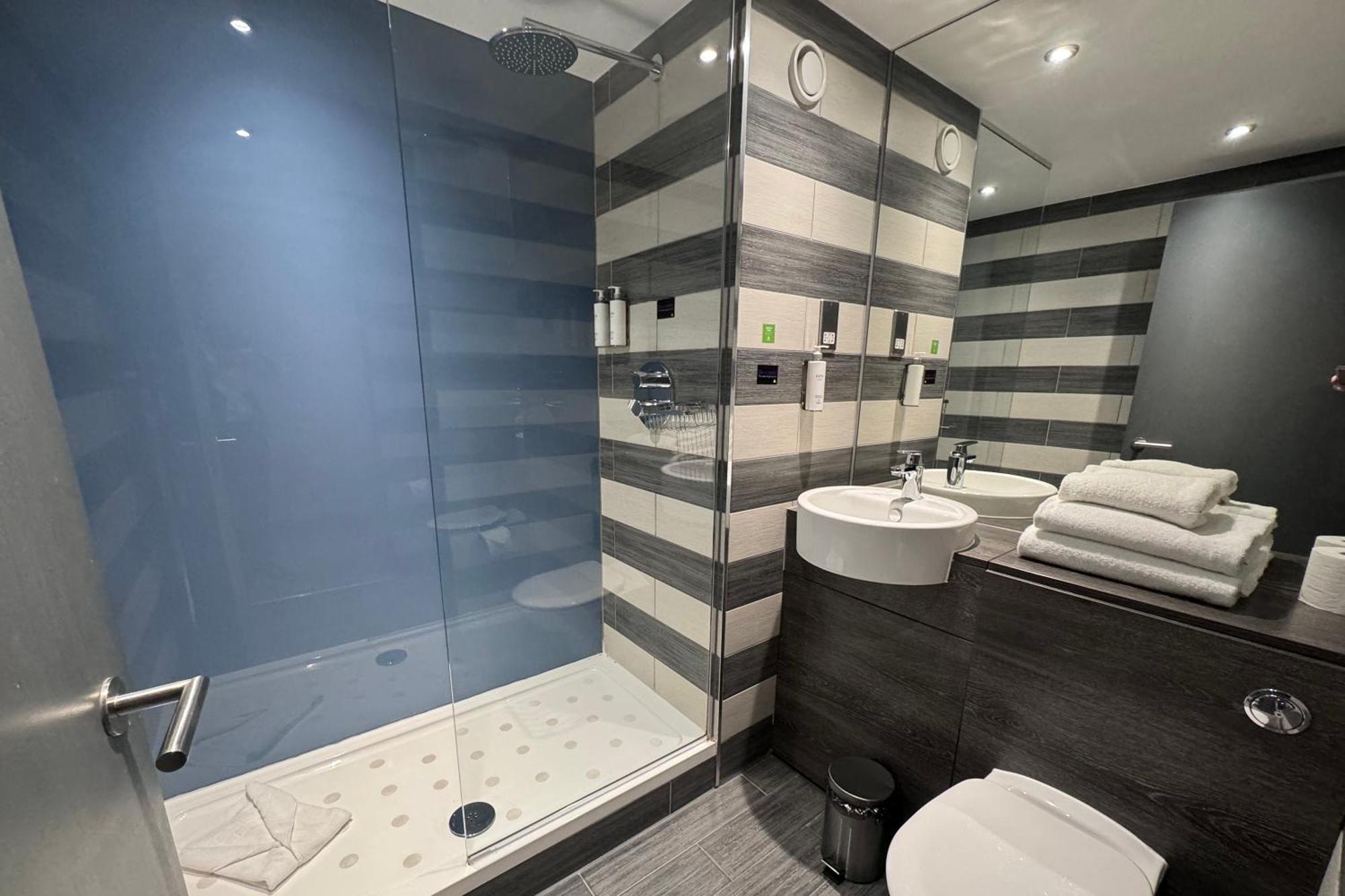 Village Hotel Glasgow Extérieur photo