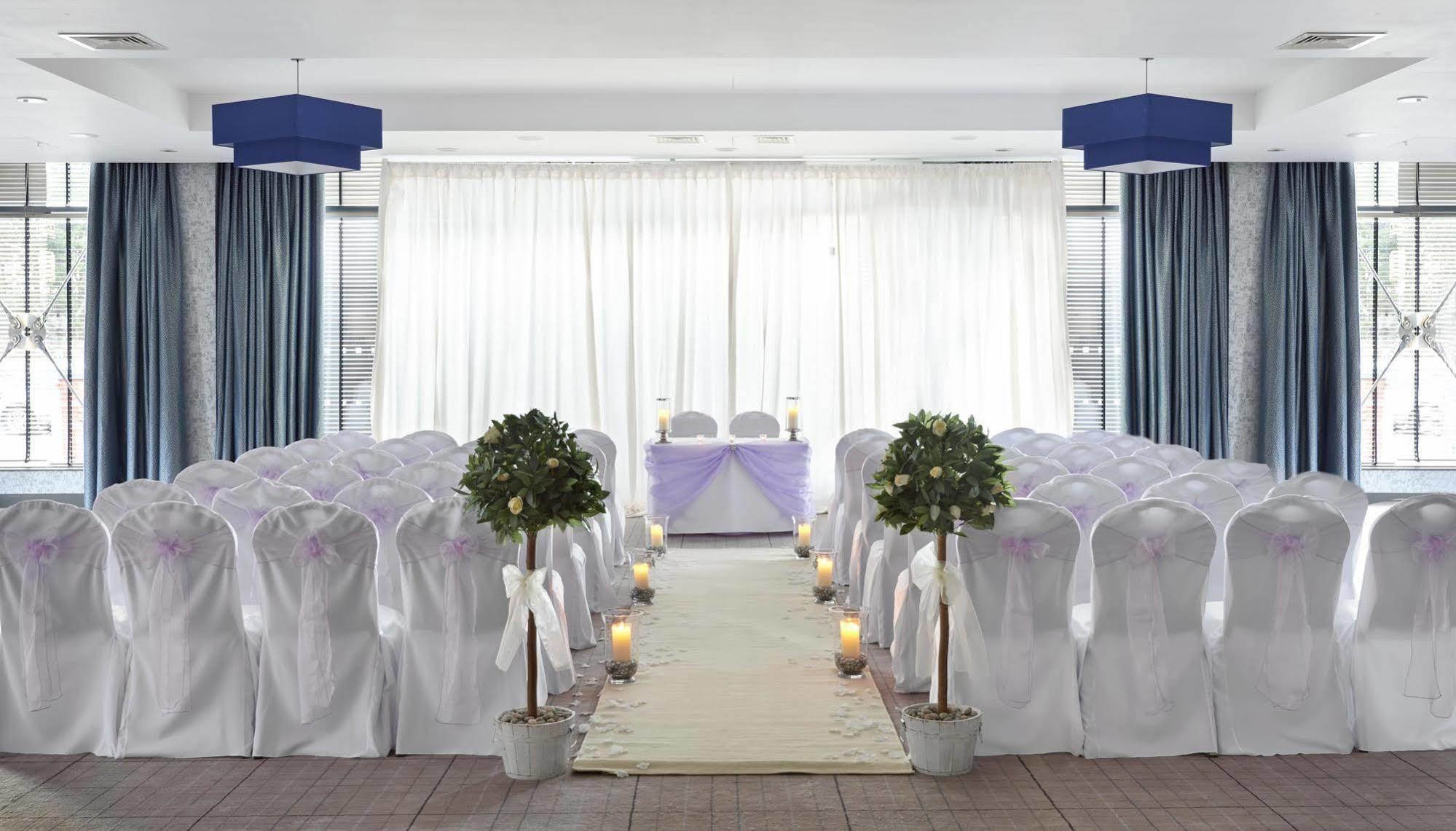 Village Hotel Glasgow Extérieur photo