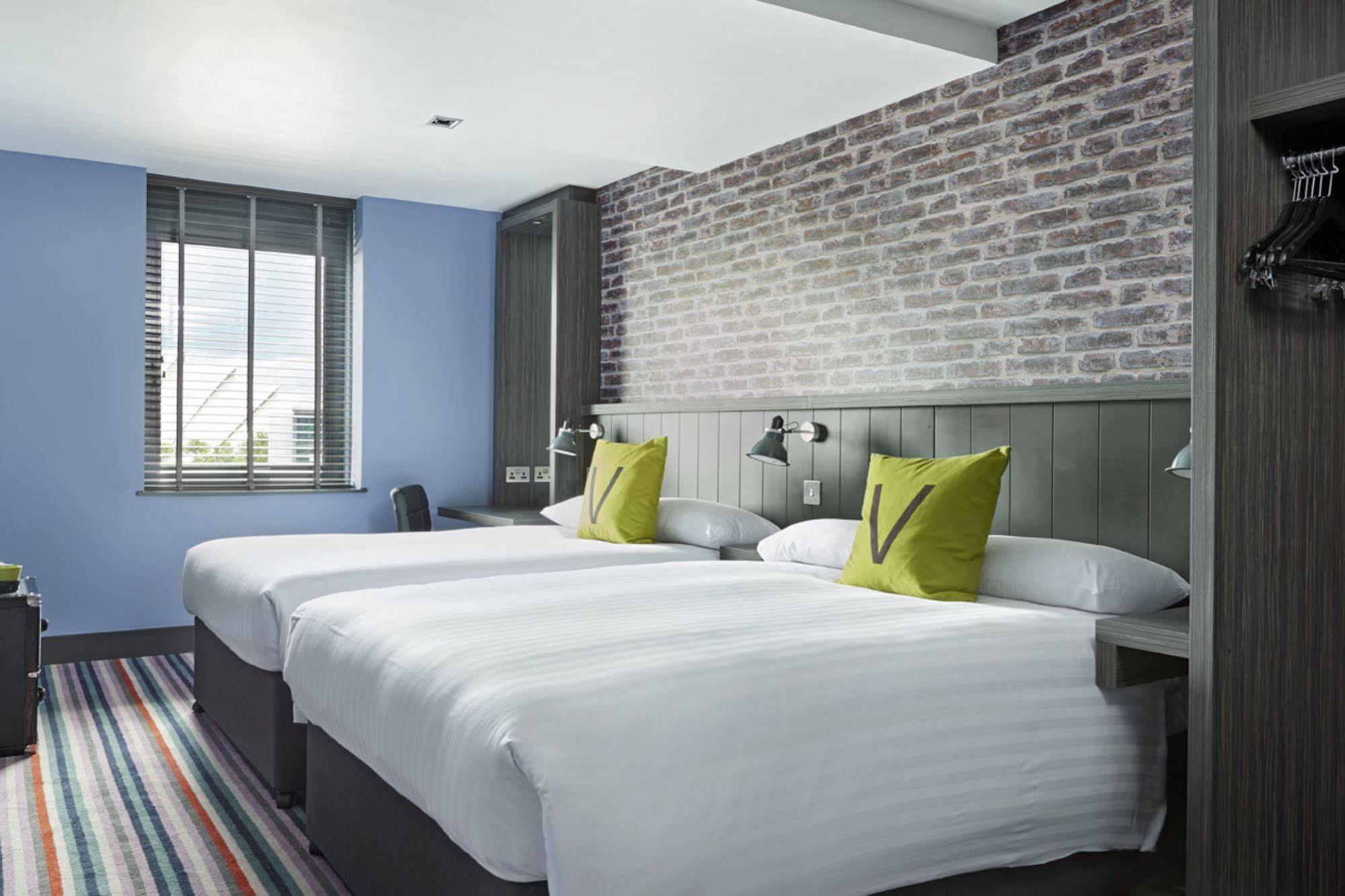 Village Hotel Glasgow Extérieur photo