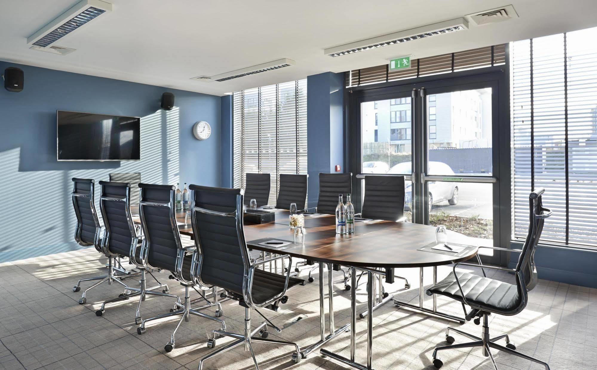 Village Hotel Glasgow Extérieur photo